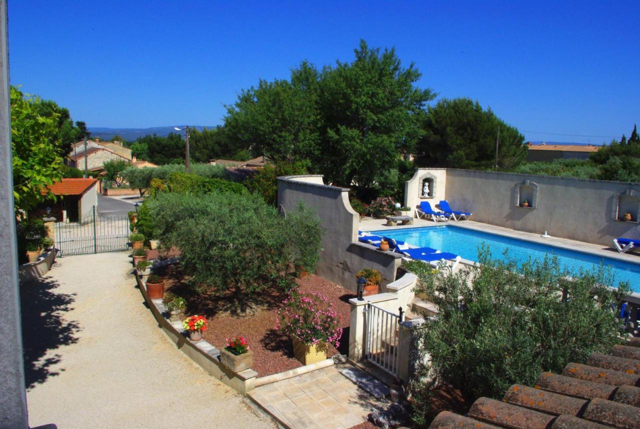 Le Mas De L'Amandier Bed & Breakfast Saint-Saturnin-les-Avignon Ruang foto